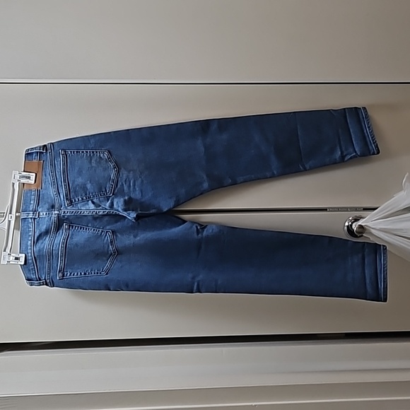 Madewell Athletic Slim Everyday Flex Denim  - 30x30 - Picture 4 of 5